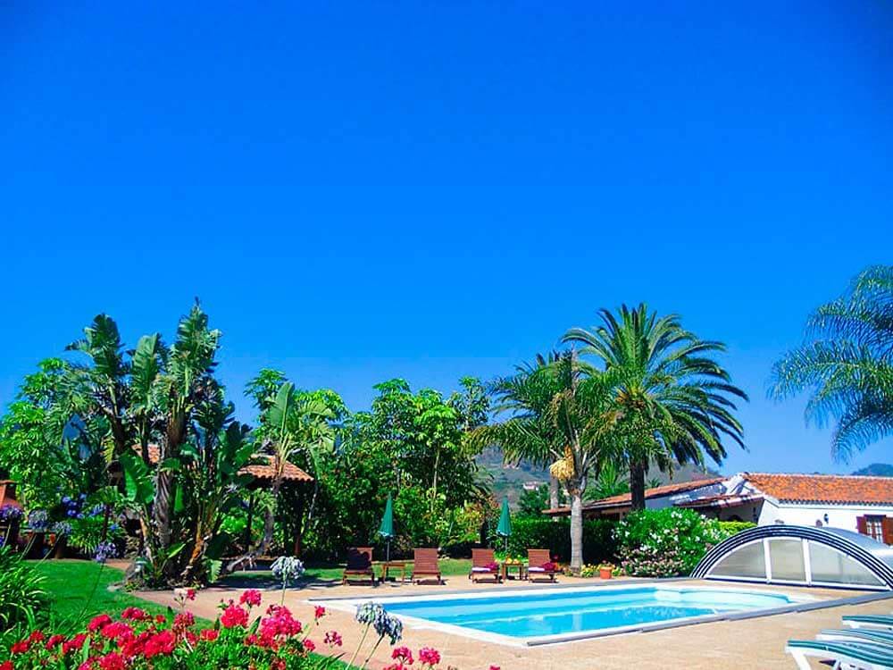 Finca mit Pool, Spielplatz und priv. Wanderweg